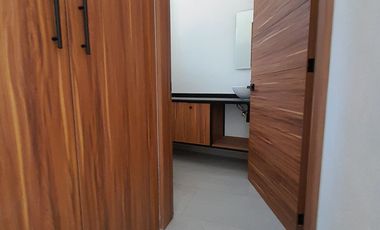 Casa nueva en Altozano de 3 niveles con salón enorme