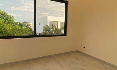 Casa en venta con acabados de lujo ubicada en Yucatan Country club Mérida con increíbles amenidades y campo de golf