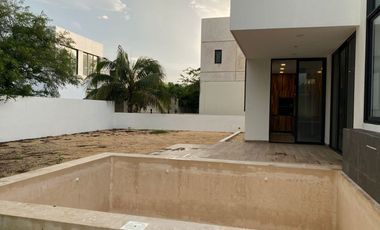Casa en venta con acabados de lujo ubicada en Yucatan Country club Mérida con increíbles amenidades y campo de golf