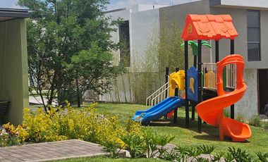 VENTA CASA EN ZIBATA QUERETARO A 3 MINUTOS DE UNIVERSIDAD ANAHUAC