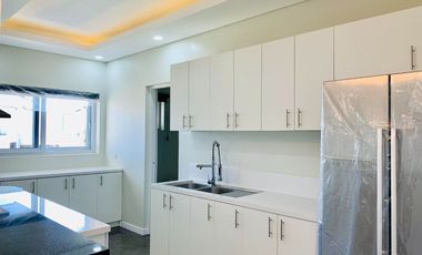 VILLA FOR SALE IN SAN FERNANDO PORO POINT LA UNION