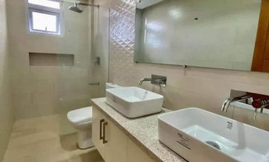NINE BEDROOMS HOUSE AND LOT FOR SALE/RENT IN NAGELES CITY PAMPANGA