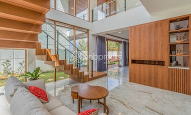Luxury Living in Nusa Dua 4-Bedroom Completed Villa with Enclosed Living