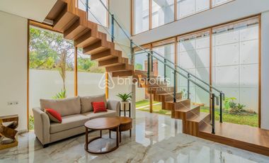 Luxury Living in Nusa Dua 4-Bedroom Completed Villa with Enclosed Living