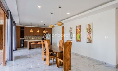 Luxury Living in Nusa Dua 4-Bedroom Completed Villa with Enclosed Living