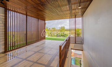 Luxury Living in Nusa Dua 4-Bedroom Completed Villa with Enclosed Living