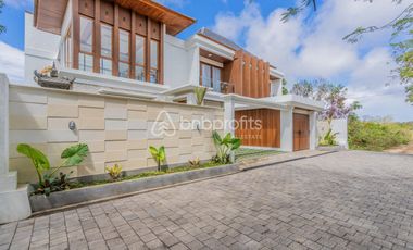 Luxury Living in Nusa Dua 4-Bedroom Completed Villa with Enclosed Living