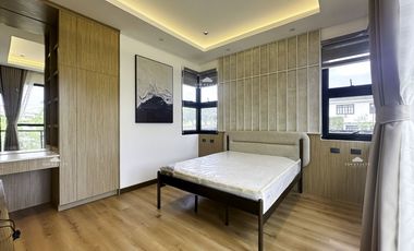 5BR SOUTH FORBES BALI MANSIONS Corner house and lot