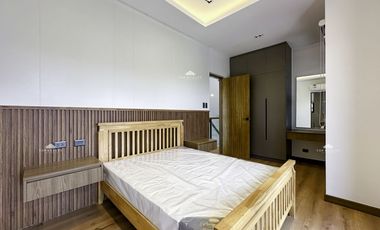 5BR SOUTH FORBES BALI MANSIONS Corner house and lot