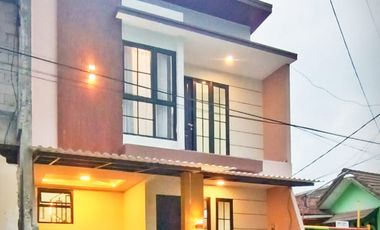 Rumah di Perum Menganti Permai 2 Lantai MODERN MINIMALIS