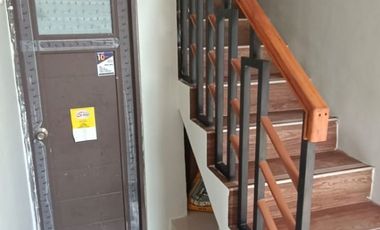 Rumah di Perum Menganti Permai 2 Lantai MODERN MINIMALIS