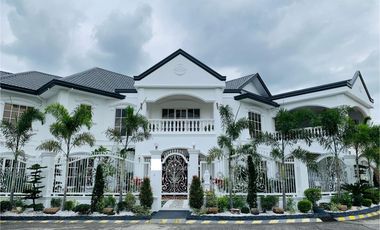 FOUR BEDROOMS HOUSE AND LOT FOR SALE IN AGELES CITY PAMPANGA