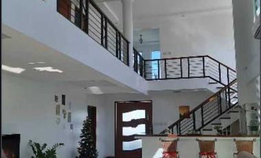FIVE BEDROOMS HOUSE AND LOT FOR SALE IN AGELES CITY PAMPANGA