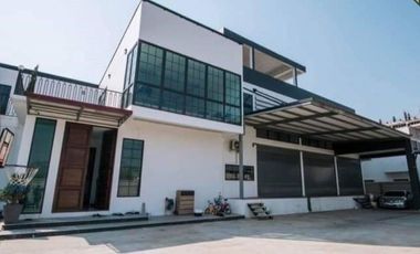 [Sale with Tenant] 3 Storey Detached House with Warehouse