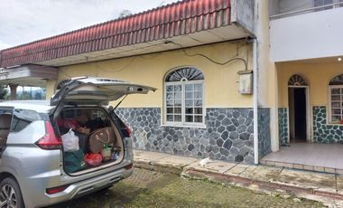 Dijual Rumah Villa Jalan Raya Puncak  - Gadog Cipanas Cianjur Jawa Barat Pinggir Jalan Raya Sangat Strategis Harga Murah!
