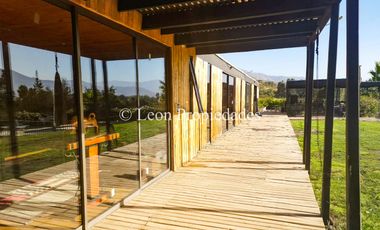 Se vende Gran casa en parcela, en prestigioso condominio, sector Los Naranjos, Curacaví.