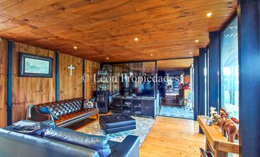 Se vende Gran casa en parcela, en prestigioso condominio, sector Los Naranjos, Curacaví.