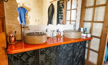 Se vende Gran casa en parcela, en prestigioso condominio, sector Los Naranjos, Curacaví.