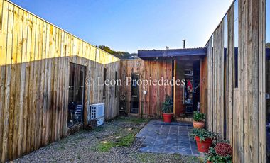 Se vende Gran casa en parcela, en prestigioso condominio, sector Los Naranjos, Curacaví.