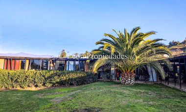 Se vende Gran casa en parcela, en prestigioso condominio, sector Los Naranjos, Curacaví.