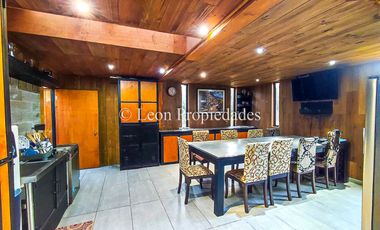 Se vende Gran casa en parcela, en prestigioso condominio, sector Los Naranjos, Curacaví.