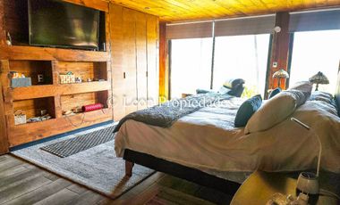 Se vende Gran casa en parcela, en prestigioso condominio, sector Los Naranjos, Curacaví.