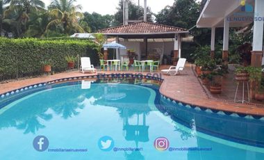 VENTA DE GRAN CASA CAMPESTRE  VIA PUERTO LOPEZ