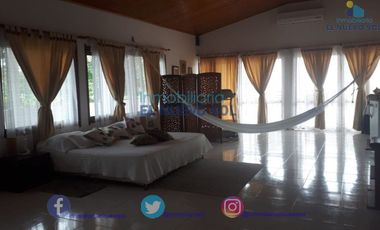 VENTA DE GRAN CASA CAMPESTRE  VIA PUERTO LOPEZ