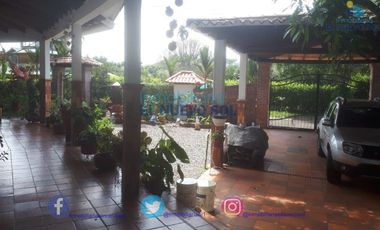 VENTA DE GRAN CASA CAMPESTRE  VIA PUERTO LOPEZ