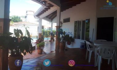 VENTA DE GRAN CASA CAMPESTRE  VIA PUERTO LOPEZ