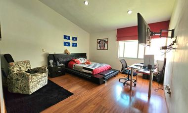 Las Cañadas Casa en Venta en Coto La Pradera con Elevador