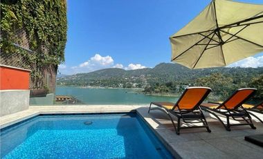 MAGNIFICA CASA EN RENTA CON ACCESO AL LAGO