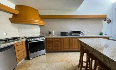 MAGNIFICA CASA EN RENTA CON ACCESO AL LAGO