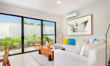 Casa con balcón, alberca común, Pre-construcción, Selvanova, Playa del Carmen