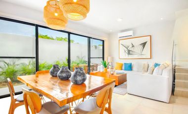 Casa con balcón, alberca común, Pre-construcción, Selvanova, Playa del Carmen