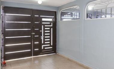 Casa en venta en Villas del Puerto, renovada y con terraza, en Puerto Vallarta