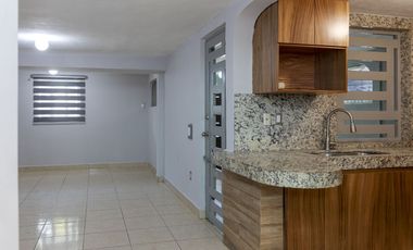 Casa en venta en Villas del Puerto, renovada y con terraza, en Puerto Vallarta