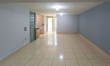 Casa en venta en Villas del Puerto, renovada y con terraza, en Puerto Vallarta