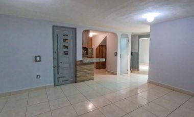 Casa en venta en Villas del Puerto, renovada y con terraza, en Puerto Vallarta