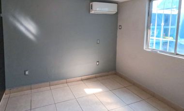 Casa en venta en Villas del Puerto, renovada y con terraza, en Puerto Vallarta
