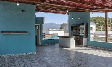 Casa en venta en Villas del Puerto, renovada y con terraza, en Puerto Vallarta
