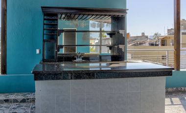 Casa en venta en Villas del Puerto, renovada y con terraza, en Puerto Vallarta