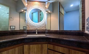 Casa en venta en Villas del Puerto, renovada y con terraza, en Puerto Vallarta