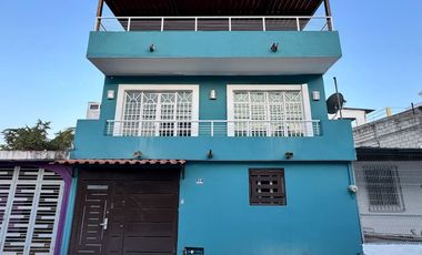 Casa en venta en Villas del Puerto, renovada y con terraza, en Puerto Vallarta