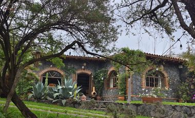 Casa en venta en Tepoztlán Morelos, con amplio terreno