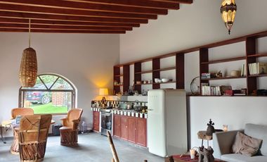 Casa en venta en Tepoztlán Morelos, con amplio terreno