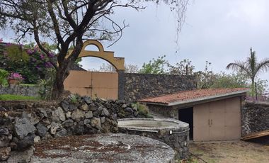 Casa en venta en Tepoztlán Morelos, con amplio terreno