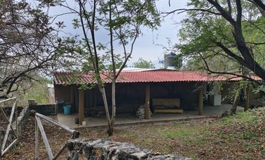 Casa en venta en Tepoztlán Morelos, con amplio terreno