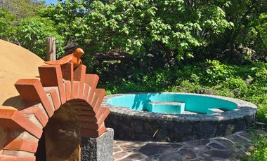 Casa en venta en Tepoztlán Morelos, con amplio terreno