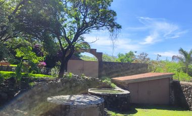 Casa en venta en Tepoztlán Morelos, con amplio terreno